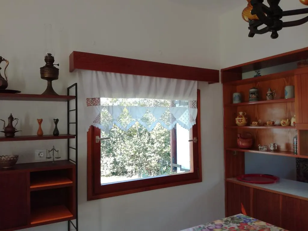 Villa Kalandra 0*,